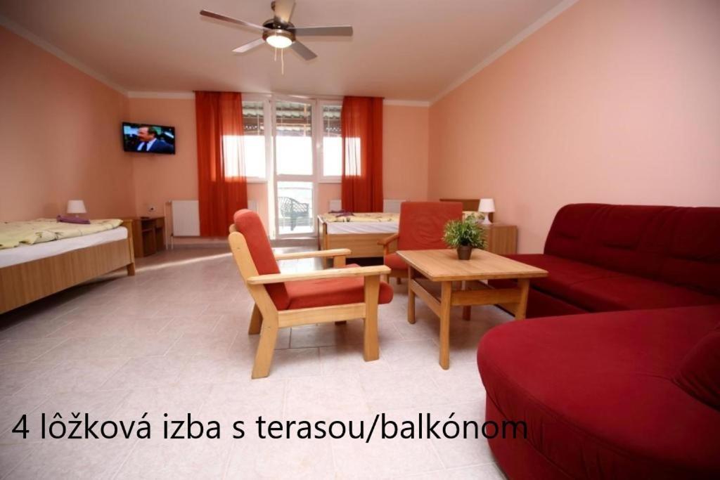 Europa Penzion Štúrovo Екстериор снимка